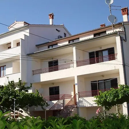Vrancic By Interhome * רוביני